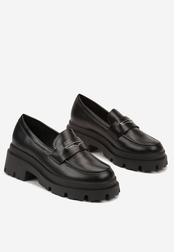 Born2be - Czarne Mokasyny na Grubej Podeszwie z Ozdobnym Paskiem Navraena. Okazja: na co dzień. Zapięcie: pasek. Kolor: czarny. Materiał: jeans. Sezon: wiosna. Styl: casual