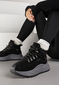 Renee - Czarne Sneakersy Śniegowce Vices na Platformie w Sportowym Stylu Nelsella. Okazja: na co dzień, na spacer. Kolor: czarny. Materiał: jeans. Szerokość cholewki: normalna. Obcas: na platformie. Sport: turystyka piesza