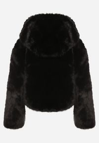 Born2be - Czarna Futrzana Kurtka z Nieodpinanym Kapturem Zetena. Kolor: czarny. Materiał: futro. Styl: klasyczny, elegancki #4