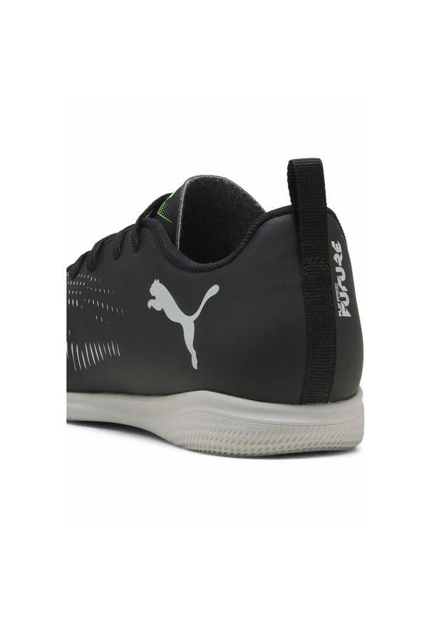 Puma - Młodzieżowe halowe buty piłkarskie FUTURE 8 PLAY IT PUMA. Kolor: wielokolorowy, czarny, zielony. Materiał: guma, syntetyk. Szerokość cholewki: normalna. Sport: piłka nożna
