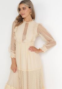 Born2be - Beżowa Rozkloszowana Sukienka z Ozdobnymi Tiulowymi Wstawkami Revisa. Typ kołnierza: kołnierz z falbankami. Kolor: beżowy. Materiał: tiul. Wzór: aplikacja. Długość: maxi #4