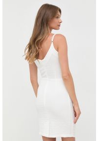 Morgan sukienka kolor biały mini dopasowana. Kolor: biały. Materiał: tkanina. Długość rękawa: na ramiączkach. Długość: mini #5