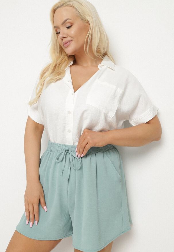 Born2be - Jasnozielone Szorty z Wysokim Stanem i Gumką w Pasie Mevaraia. Stan: podwyższony. Kolekcja: plus size. Kolor: zielony. Sezon: lato. Styl: klasyczny