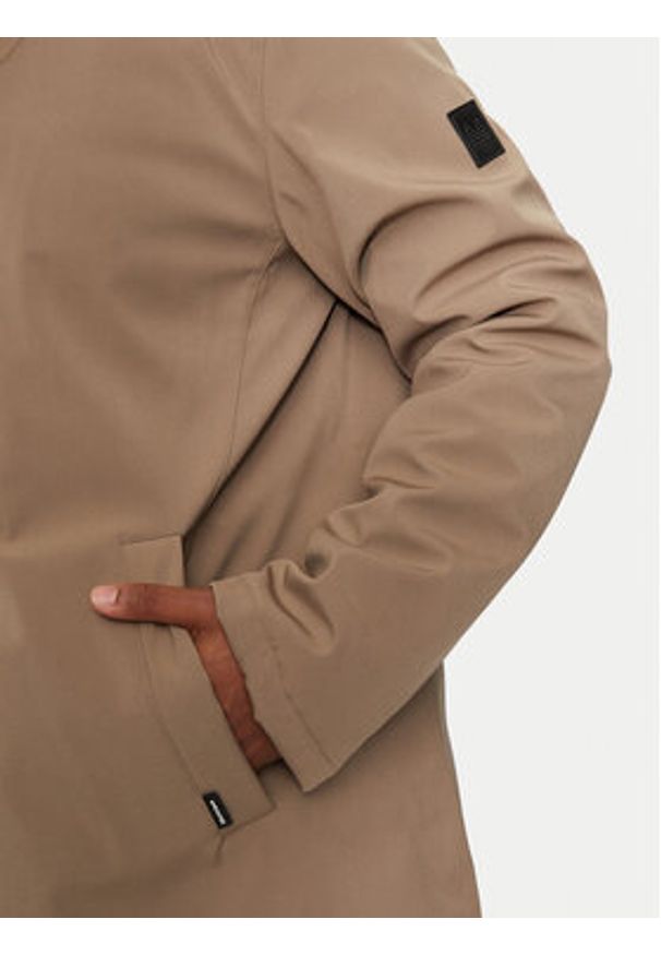 Matinique Płaszcz zimowy Deston 30205571 Brązowy Regular Fit. Kolor: brązowy. Materiał: syntetyk. Sezon: zima