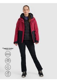 4f - 4F Kurtka trekkingowa membrana 10000 damska - czerwona S. Kolor: czerwony. Materiał: materiał, tkanina. Długość rękawa: raglanowy rękaw. Technologia: Primaloft. Sezon: zima. Sport: turystyka piesza, wspinaczka #2