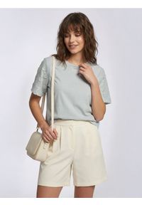 Sinsay - Bawełniana bluzka z haftem - kremowy. Kolor: kremowy. Materiał: bawełna. Wzór: haft #1