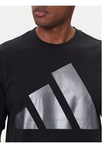 Adidas - adidas T-Shirt JM1709 Czarny Loose Fit. Kolor: czarny. Materiał: bawełna #5