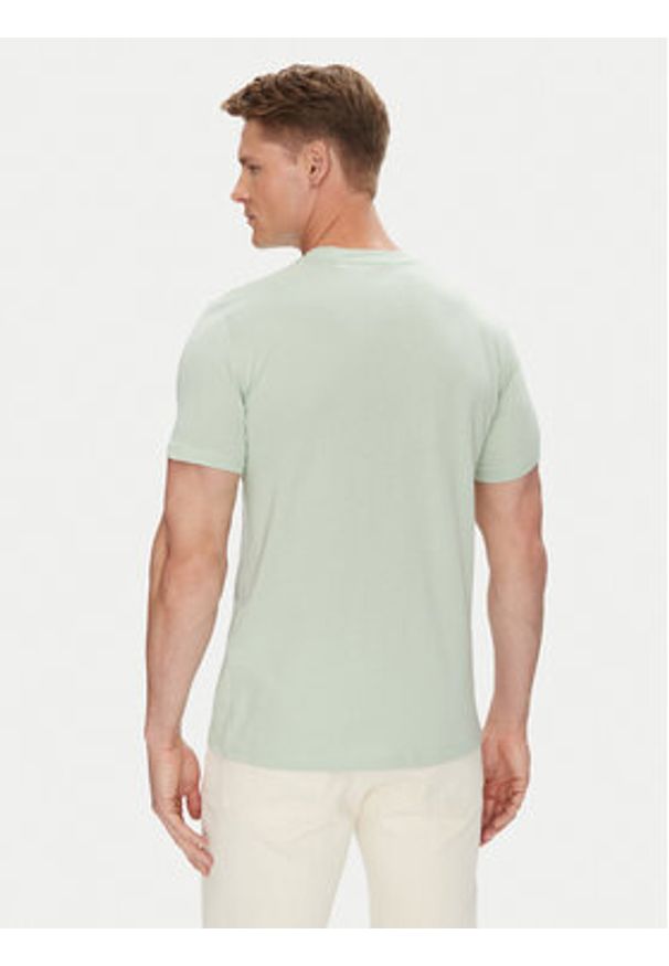 Mustang T-Shirt Austin 1016492 Zielony Regular Fit. Kolor: zielony. Materiał: bawełna