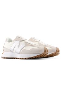 Buty damskie New Balance W327240 – beżowe. Okazja: na co dzień. Kolor: beżowy. Materiał: dresówka, guma, zamsz. Szerokość cholewki: normalna. Sezon: wiosna #6