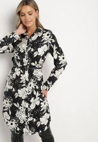 Born2be - Czarna Koszulowa Sukienka z Wiskozą w Kwiatowy Wzór z Dodatkowym Paskiem Ninira. Okazja: na spacer, na co dzień. Kolor: czarny. Materiał: wiskoza. Wzór: kwiaty. Typ sukienki: koszulowe. Styl: casual, elegancki, klasyczny #6