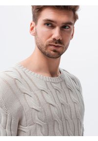Ombre Clothing - Sweter męski z warkoczowym splotem E195 - biały - XXL. Okazja: na co dzień. Kolor: biały. Materiał: jeans, bawełna, akryl. Wzór: ze splotem. Styl: casual, klasyczny, elegancki