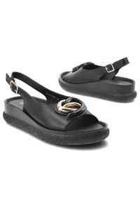 Sandały damskie S.Barski, cholewka ze skóry naturalnej licowej pasek wokół pięty z regulacją na klamrę, czarne, KV61-6047. Okazja: na co dzień, na spacer. Zapięcie: klamry. Kolor: czarny. Materiał: skóra. Sezon: lato. Styl: elegancki, klasyczny, casual #6