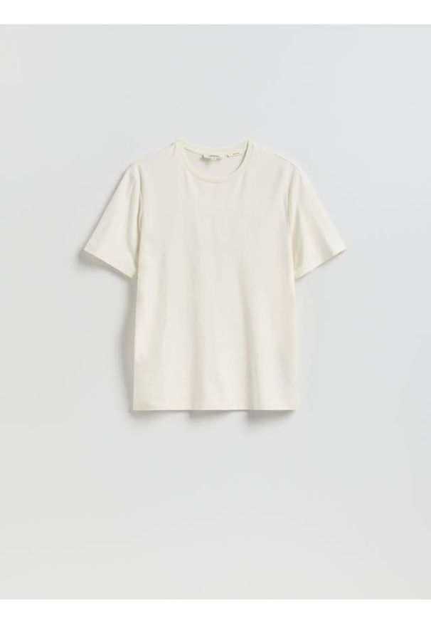 Reserved - T-shirt regular z włóknem bambusowym - złamana biel. Materiał: włókno
