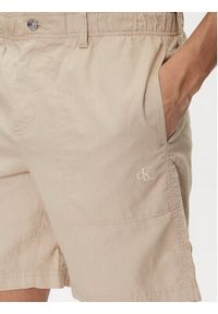 Calvin Klein Jeans Szorty materiałowe J30J327300 Beżowy Regular Fit. Kolor: beżowy. Materiał: len #5