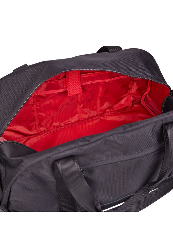 Torba New Balance LAB51504BK – czarna. Kolor: czarny. Materiał: poliester, skóra. Sport: fitness