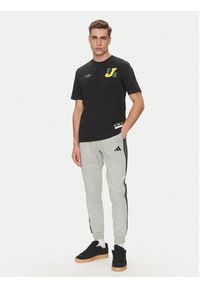 Adidas - adidas Spodnie dresowe Essentials 3-Stripes JE6318 Szary Regular Fit. Kolor: szary. Materiał: syntetyk, bawełna #5