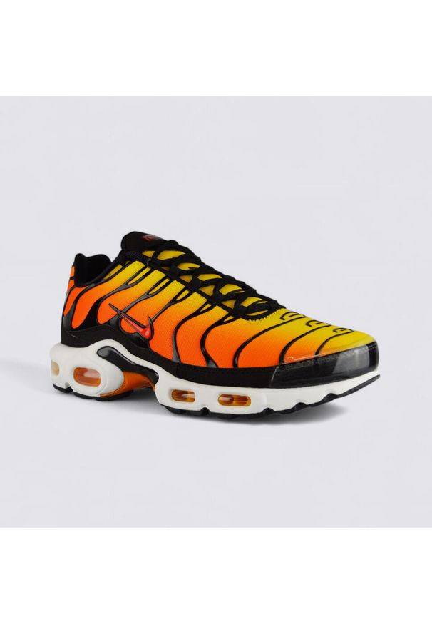 Nike Air Max Plus TN Sunset. Kolor: pomarańczowy. Model: Nike Air Max. Sport: turystyka piesza