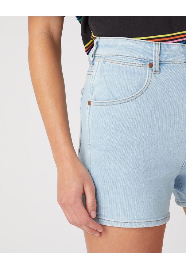 Wrangler - DAMSKIE SZORTY JEANSOWE WRANGLER MOM SHORT CLOUD NINE W22D-ZH-25E 112127804. Materiał: jeans