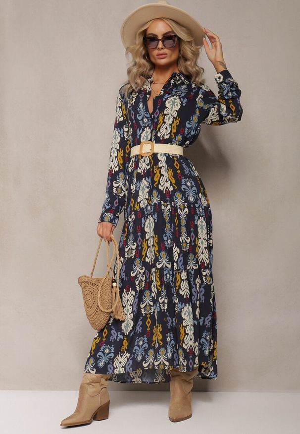 Renee - Granatowa Sukienka Koszulowa Rozkloszowana Zjarrta. Kolor: niebieski. Materiał: zamsz. Wzór: aplikacja. Typ sukienki: koszulowe. Styl: elegancki, boho