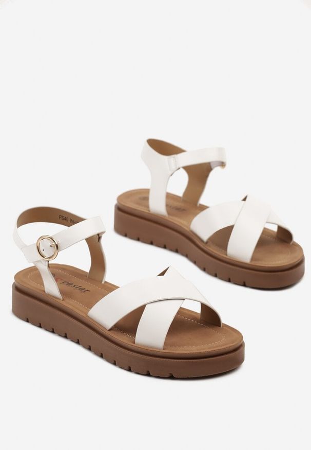 Born2be - Białe Sandały na Grubej Podeszwie z Przeplatanymi Paskami Rosannia. Okazja: na spacer. Zapięcie: pasek. Kolor: biały. Wzór: paski. Sezon: lato. Styl: elegancki