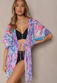 Renee - Fioletowa Siateczkowa Narzutka z Abstrakcyjnym Motywem Ozdobiona Wiązaniem Revoreia. Okazja: na co dzień. Kolor: fioletowy. Wzór: aplikacja. Styl: casual #3