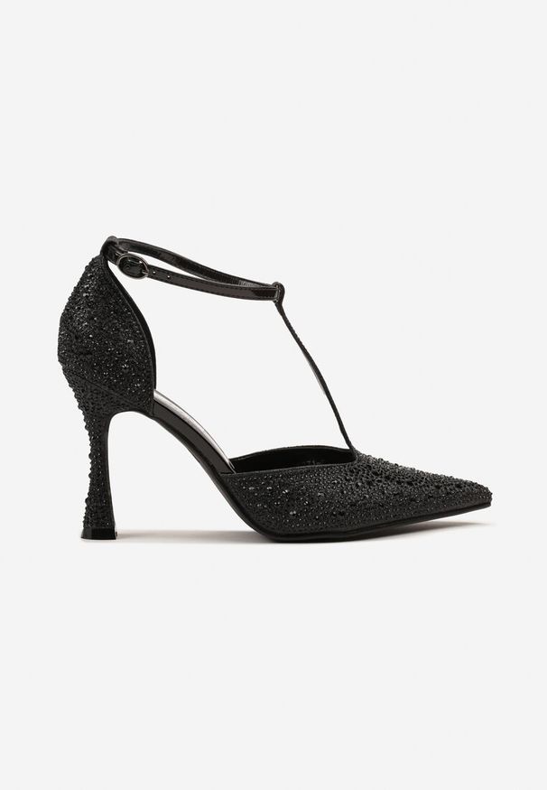 Renee - Czarne Cyrkoniowe Sandały na Szpilce ze Szpiczastym Noskiem Ulonella. Okazja: na imprezę, na co dzień. Nosek buta: szpiczasty. Zapięcie: pasek. Kolor: czarny. Wzór: aplikacja. Materiał: jeans. Obcas: na szpilce. Styl: casual. Wysokość obcasa: średni