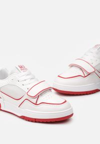 Born2be - Biało-Czerwone Sneakersy przed Kostkę z Paskiem na Rzep i Ozdobnymi Przeszyciami Elicela. Okazja: do pracy, na co dzień. Wysokość cholewki: przed kostkę. Zapięcie: rzepy. Kolor: biały. Szerokość cholewki: normalna. Wzór: aplikacja #5