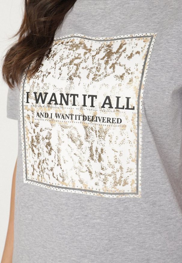 Born2be - Jasnoszary Bawełniany T-shirt Ozdobiony Nadrukiem Nelltaria. Okazja: na co dzień. Kolor: szary. Materiał: bawełna. Wzór: nadruk, aplikacja. Sezon: wiosna, lato. Styl: elegancki, casual