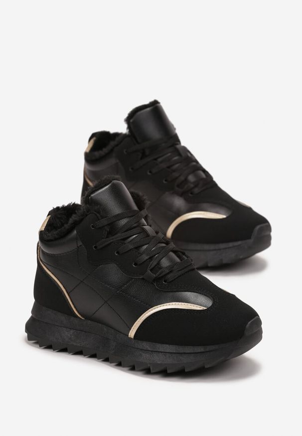 Born2be - Czarne Ocieplane Sneakersy na Grubej Podeszwie z Ozdobnymi Wstawkami i Sznurowaniem Loara. Kolor: czarny. Sezon: zima, jesień. Obcas: na płaskiej podeszwie