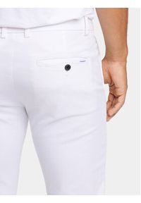 Lindbergh Chinosy 30-005044 Biały Slim Fit. Kolor: biały. Materiał: bawełna