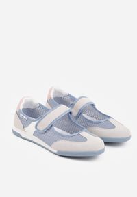 Born2be - Niebieskie Tenisówki w Stylu Balerinek z Napisem Emitanela. Okazja: na co dzień. Zapięcie: rzepy. Kolor: niebieski. Materiał: jeans. Wzór: napisy. Styl: casual, sportowy #3