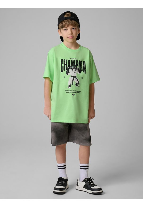 4f - 4F T-shirt loose z nadrukiem chłopięcy - zielony 158/164 (12-14 lat). Okazja: na co dzień, na uczelnię. Kolor: zielony. Materiał: materiał. Wzór: nadruk. Sezon: lato. Styl: casual, sportowy