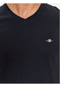 GANT - Gant T-Shirt Shield 2003186 Czarny Slim Fit. Kolor: czarny. Materiał: bawełna