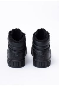 Sneakersy dziecięce czarne Puma Carina 2.0 Mid Wtr Ps. Zapięcie: rzepy. Kolor: czarny. Materiał: guma, syntetyk. Szerokość cholewki: normalna. Sezon: lato
