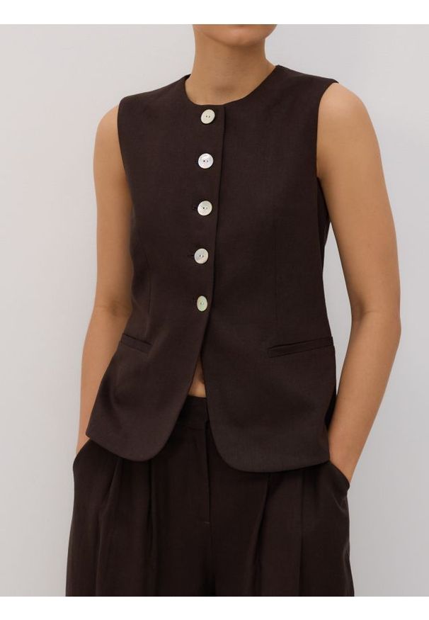 Reserved - Taliowana kamizelka z lnem - ciemnobrązowy. Kolor: brązowy. Materiał: len