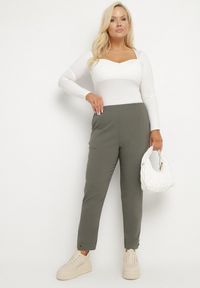 Born2be - Ciemnozielone Spodnie z Wiskozą z Gumką w Talii i Aplikacjami przy Nogawkach Stellorie. Okazja: na co dzień. Kolekcja: plus size. Kolor: zielony. Materiał: wiskoza. Wzór: aplikacja. Styl: casual, elegancki #7
