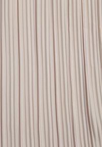 Renee - Beżowe Plisowane Spodnie High Waist z Szerokimi Nogawkami Sedalia. Stan: podwyższony. Kolor: beżowy. Materiał: satyna #6