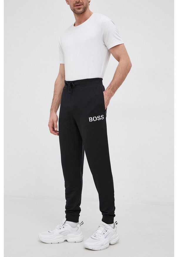 BOSS - Boss Spodnie 50465027 męskie kolor czarny z nadrukiem. Kolor: czarny. Materiał: tkanina, lyocell, materiał, jedwab. Wzór: nadruk