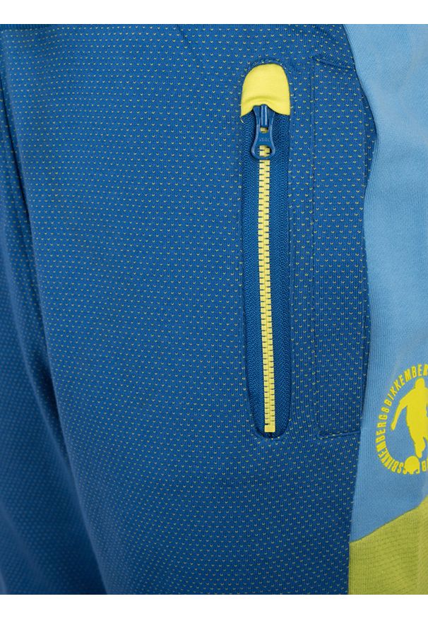 Bikkembergs Szorty | C 1 85C FS M B072 | Mężczyzna | Niebieski. Okazja: na co dzień. Kolor: niebieski. Materiał: bawełna, elastan. Wzór: nadruk. Styl: casual