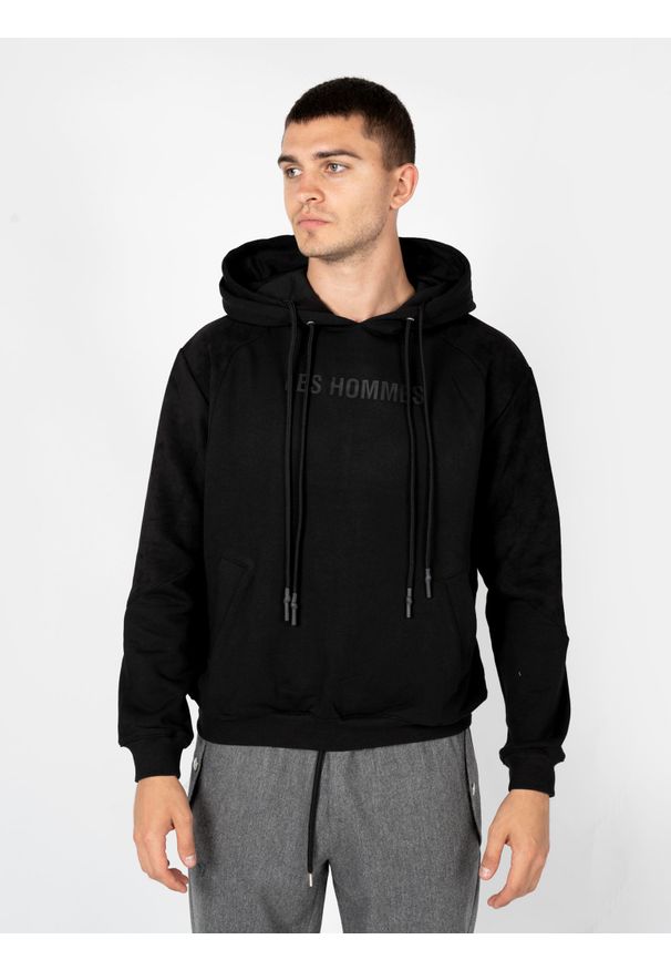 Les Hommes Bluza "Amaretta" | LBH1001700F | Mężczyzna | Czarny. Kolor: czarny. Materiał: bawełna, poliester, elastan. Długość: długie. Wzór: nadruk. Styl: elegancki