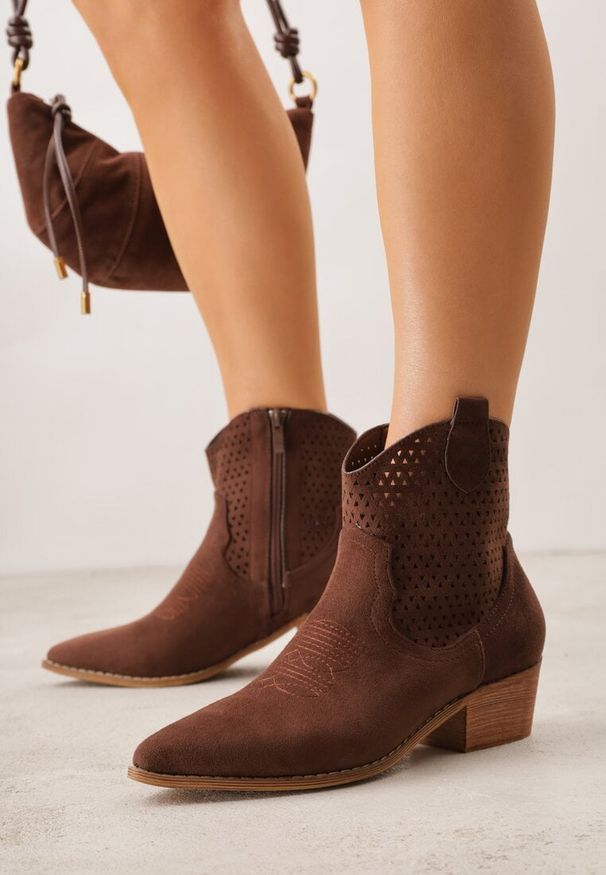 Born2be - Brązowe Ażurowe Botki Vices w Stylu Kowbojek na Obcasie Norfedi. Okazja: na co dzień. Nosek buta: szpiczasty. Kolor: brązowy. Materiał: jeans. Wzór: ażurowy. Obcas: na obcasie. Styl: casual, boho. Wysokość obcasa: średni