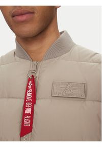 Alpha Industries Kamizelka 118109 Beżowy Regular Fit. Kolor: beżowy. Materiał: syntetyk