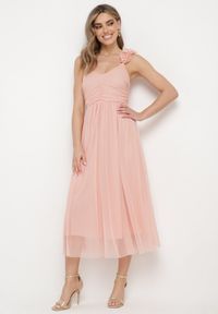 Born2be - Różowa Sukienka na Ramiączkach z Gumką w Talii i Falbanką Watalia. Okazja: na imprezę. Kolor: różowy. Materiał: materiał. Długość rękawa: na ramiączkach. Sezon: lato #6