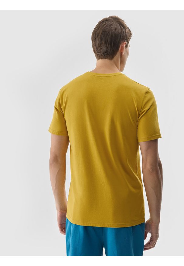 4f - 4F T-shirt z nadrukiem męski - żółty XXL. Okazja: na co dzień. Kolor: żółty. Materiał: bawełna, jersey, dzianina. Długość rękawa: krótki rękaw. Długość: krótkie. Wzór: nadruk. Styl: sportowy, klasyczny, casual