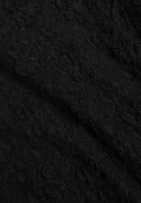 Renee - Czarna Koronkowa Sukienka Typu Longsleeve o Dopasowanym Kroju Zenoresa. Kolor: czarny. Materiał: koronka. Długość rękawa: długi rękaw. Typ sukienki: oversize. Styl: elegancki #3