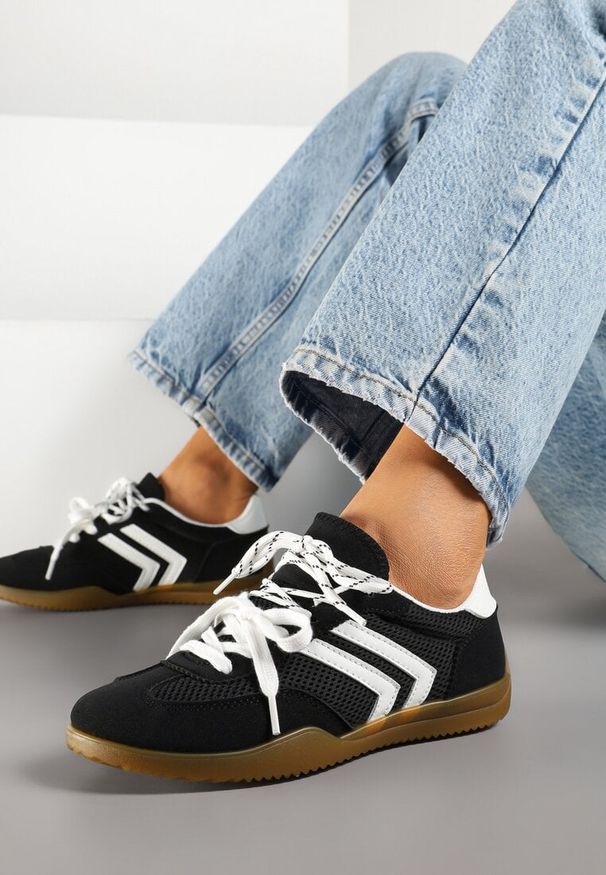 Born2be - Czarne Sneakersy Tenisówki z Geometrycznym Motywem Telanilia. Okazja: na co dzień. Zapięcie: sznurówki. Kolor: czarny. Materiał: jeans. Wzór: geometria