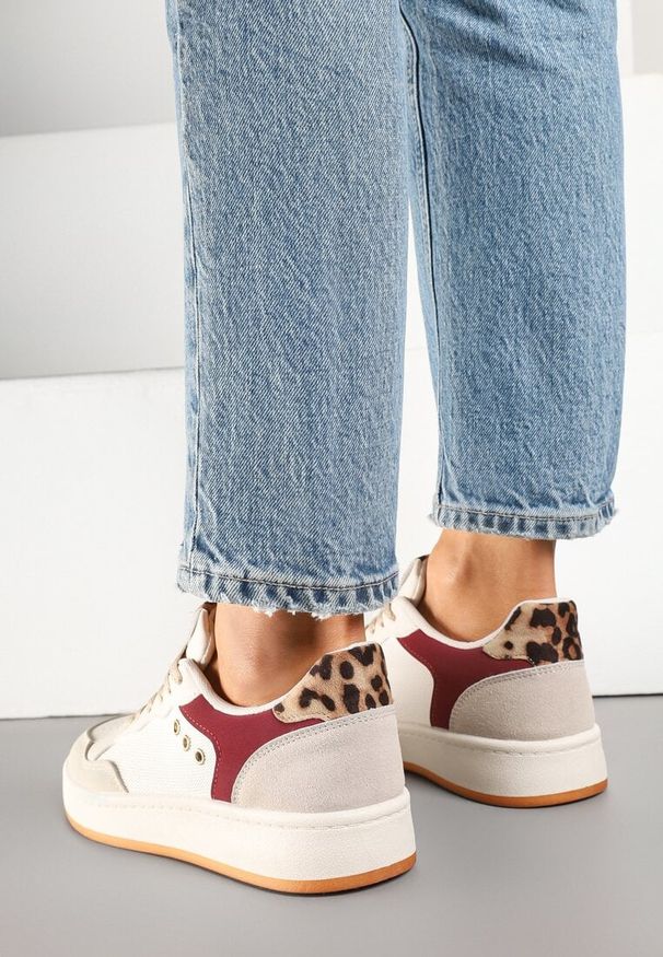 Born2be - Beżowo-Bordowe Sneakersy z Ozdobnymi Przeszyciami w Streetwearowym Stylu Neoniela. Okazja: na co dzień. Kolor: beżowy. Materiał: jeans. Szerokość cholewki: normalna. Wzór: aplikacja. Obcas: na obcasie. Wysokość obcasa: niski