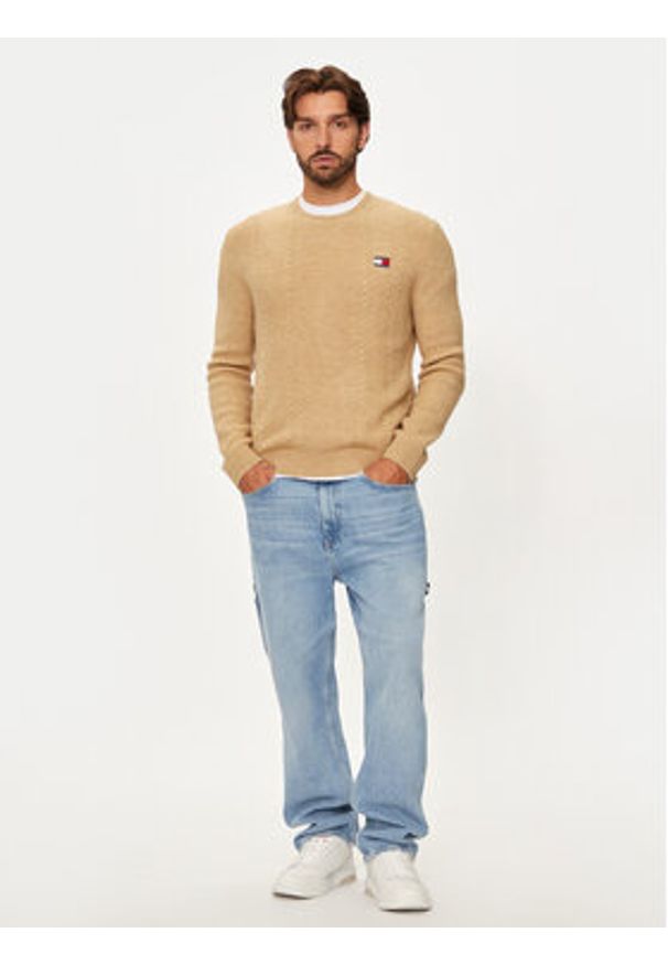Tommy Jeans Sweter DM0DM19440 Beżowy Regular Fit. Kolor: beżowy. Materiał: syntetyk