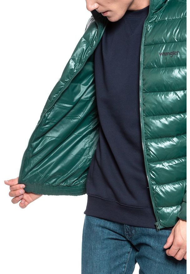Wrangler - KURTKA ZIMOWA WRANGLER PUFFER JACKET PINE W4A0XTG01 112129061. Materiał: puch. Sezon: zima
