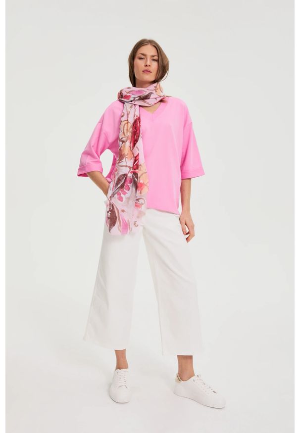 MOODO - Szal różowy. Kolor: różowy. Materiał: poliester